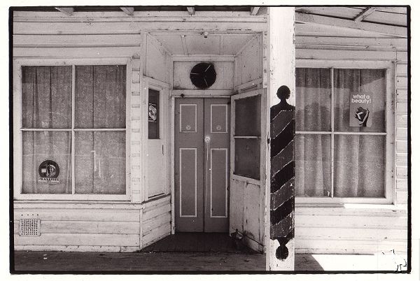 Barber_Shop_Maleny_Queensland_c1972.jpg