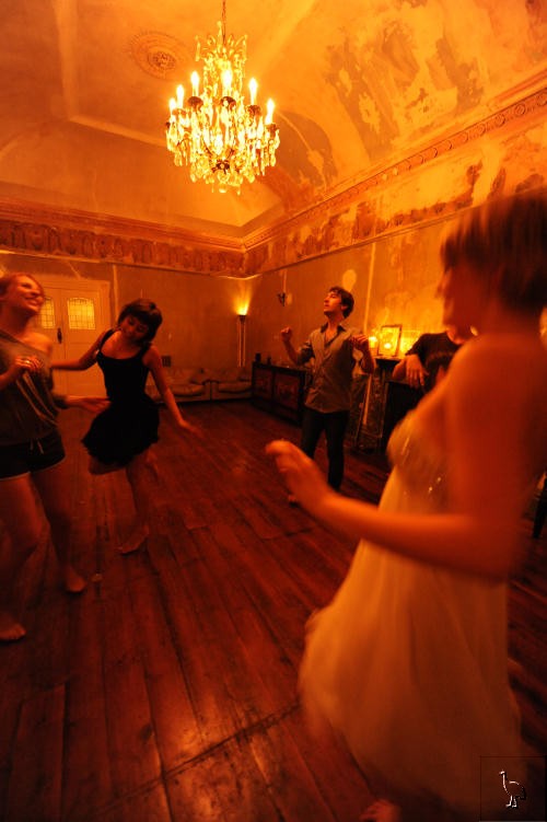 D7C_5303_dancing.jpg