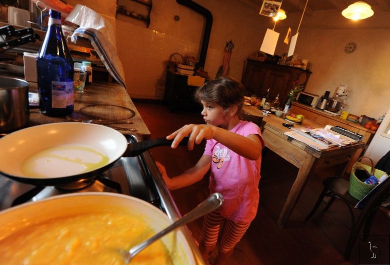 D7C_3782_kitchen.jpg