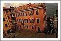 D7C_3857_courtyard_lake_como.jpg