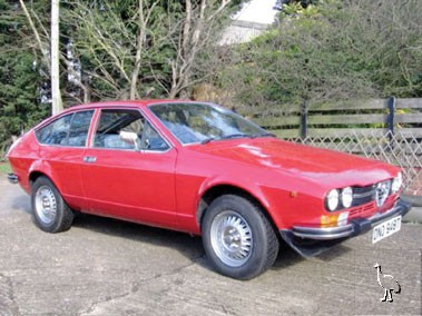 Alfa_Romeo_1978_Alfetta_2000_GTV.jpg