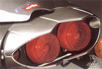 Aprilia_RSV_Mille_2000_tl.jpg