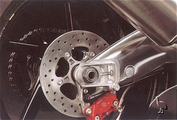 Aprilia_RSV_Mille_R_2000_eardisc.jpg