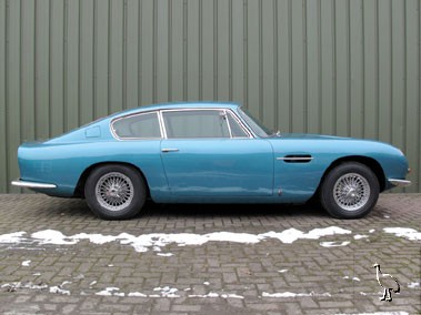 Aston_Martin_1969_DB6_6.jpg