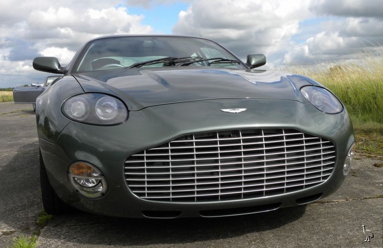 Aston_Martin_DB7_Zagato_1.jpg