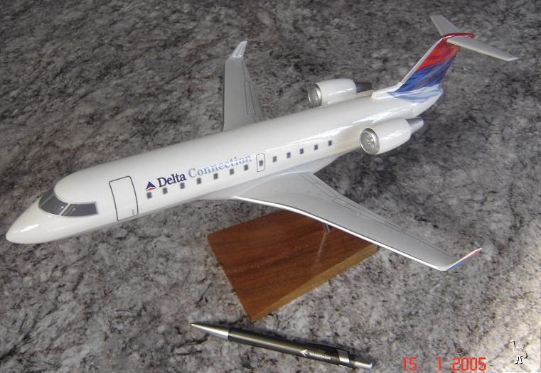 ERJ140_Delta_38cm.jpg