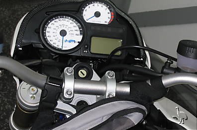 BMW_2008_HP2_instruments.jpg