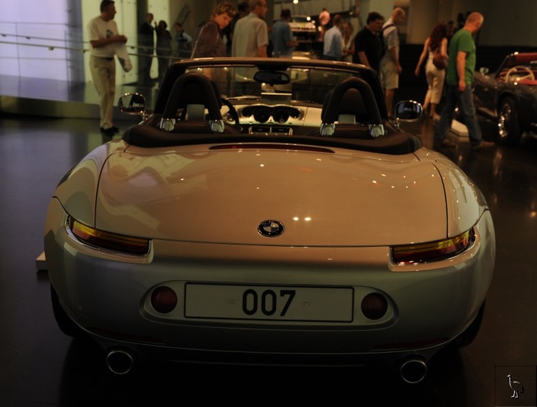 BMW_1999_Z8_2.jpg BMW_1999_Z8_2.jpg