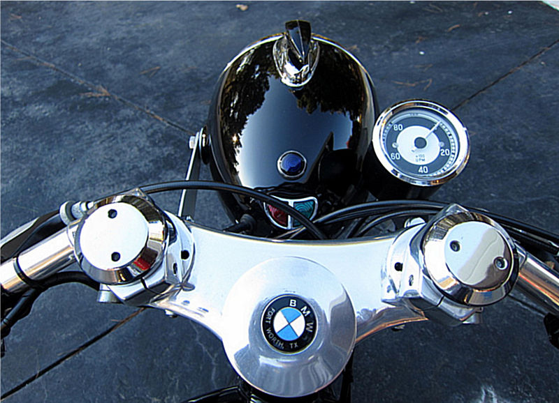 BMW_1968_R60-2_Cafe_Racer_7_Inst.jpg