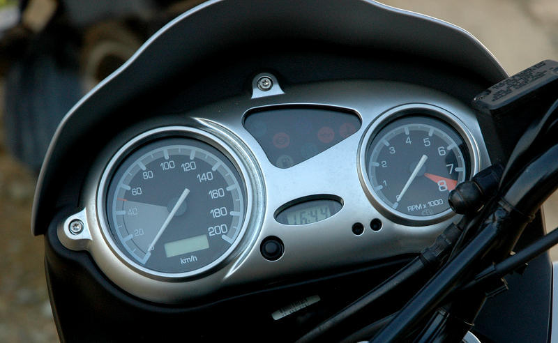 BMW_F650GS_instruments.jpg