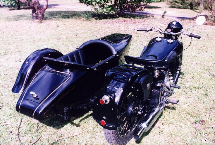 brough_superior_11-80_dusting_2.jpg