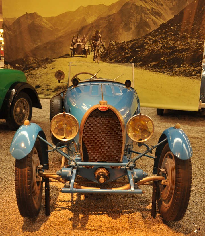 Bugatti_1930_Type_43_2.jpg Bugatti_1930_Type_43_2.jpg