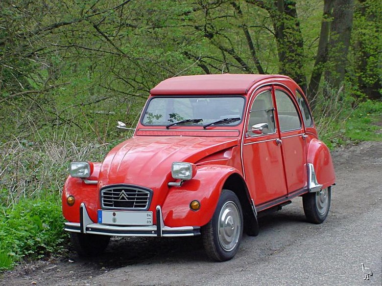 Citroen_2cv-red.jpg