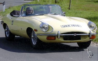 Jaguar_1968_E-Type_4.2_Roadster_2.jpg