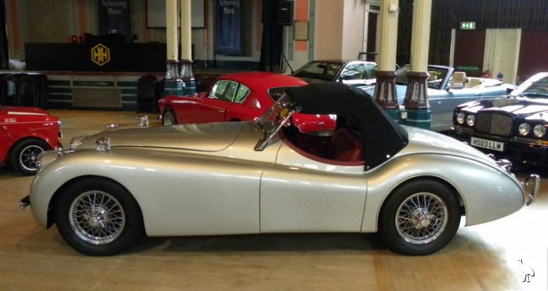 Jaguar_XK120_1.jpg