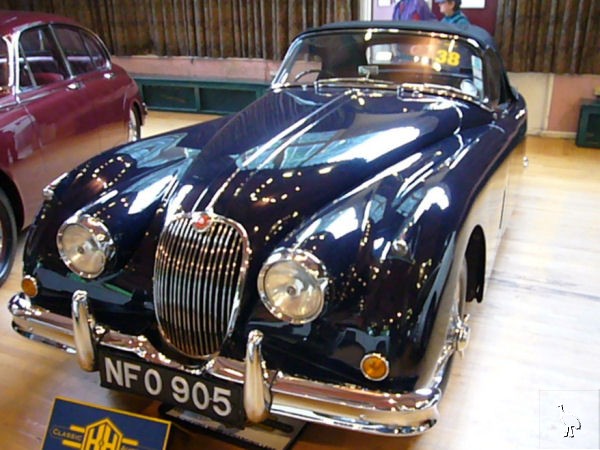 Jaguar_XK150_Blue_1.jpg