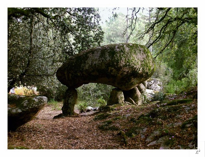 dolmen-san-gavino-carbini-4.jpg