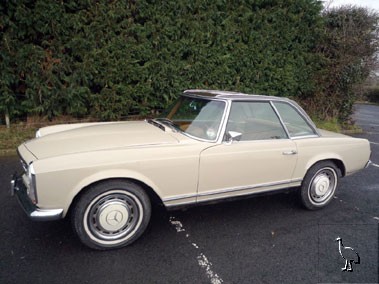 Mercedes-Benz_1967_250SL_1.jpg