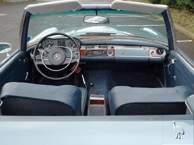 Mercedes-Benz_1969_280SL_3.jpg