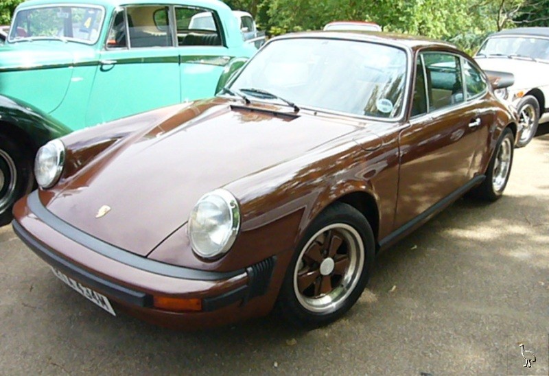 Porsche_911_Bronze_1.jpg