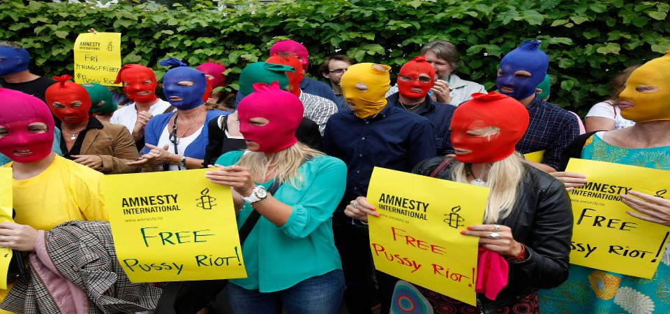 Pussy_Riot_Amnesty_crowd.jpg