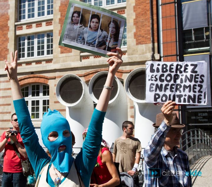 Pussy_Riot_Paris.jpg