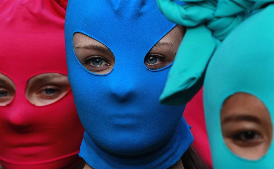 Pussy_Riot_Russia_Protesters-2.jpg