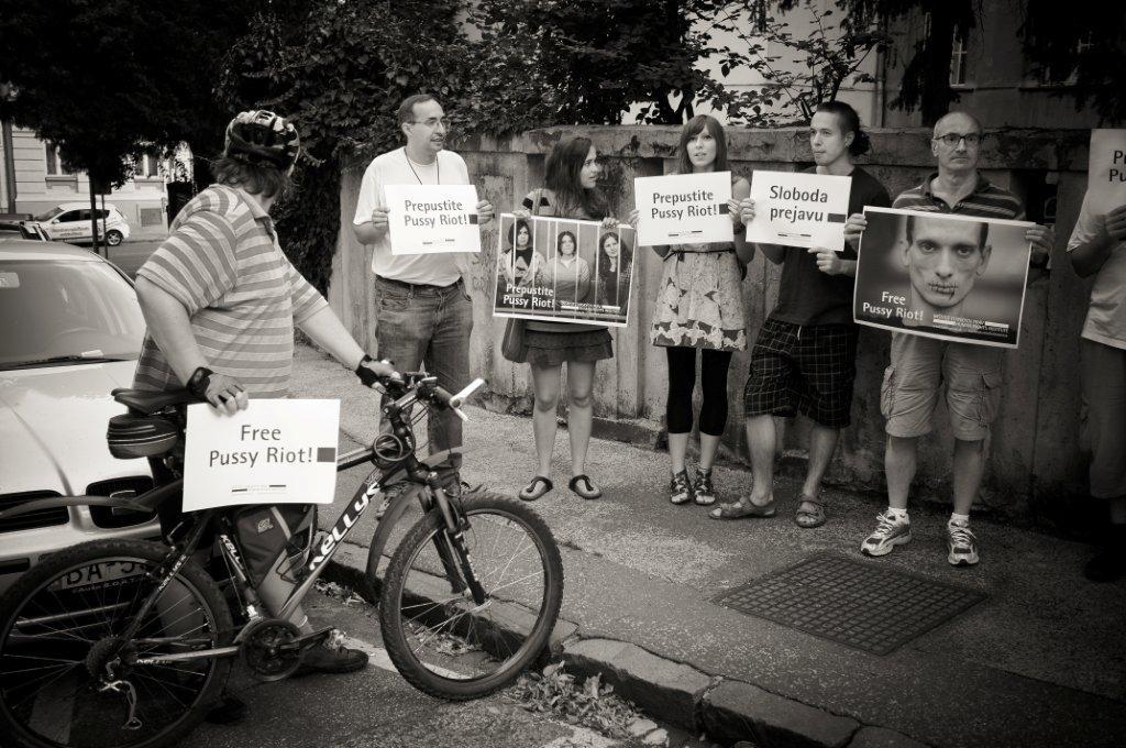 Pussy_Riot_Slovakia_2.jpg