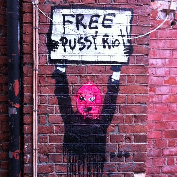 Pussy_Riot_StreetArtinGermany.jpg