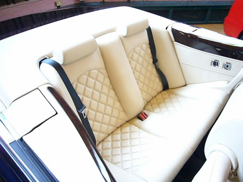 Bentley_2003_Azure_4.jpg