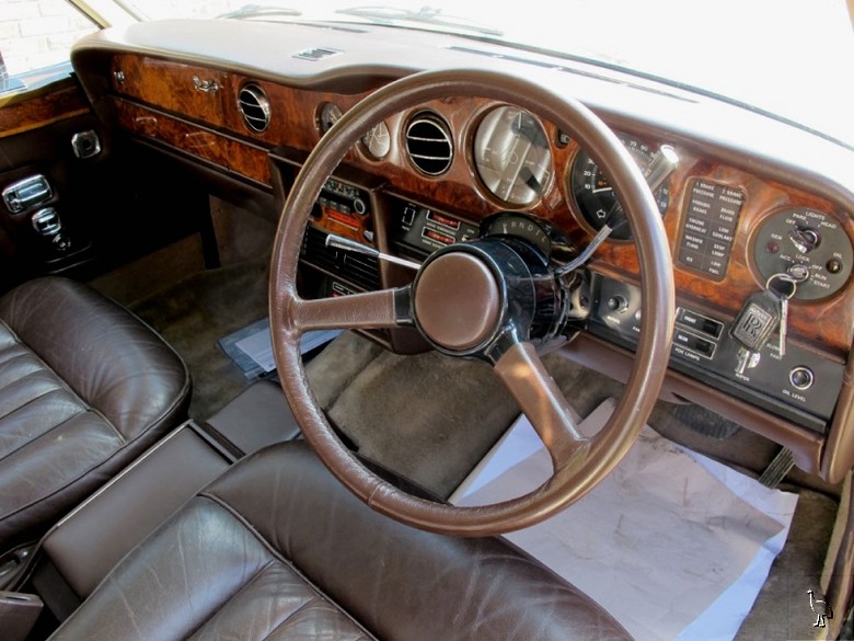 Rolls-Royce_Corniche_0361.jpg