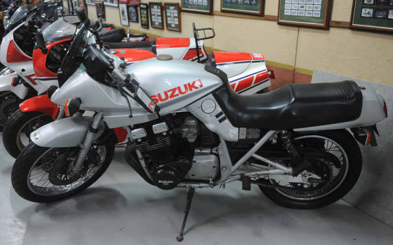 Suzuki_Katana_D7C_1151.jpg