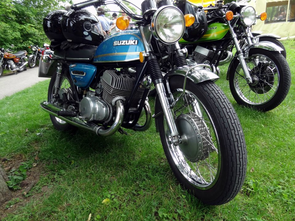 Suzuki_T500_500cc_Twin.jpg