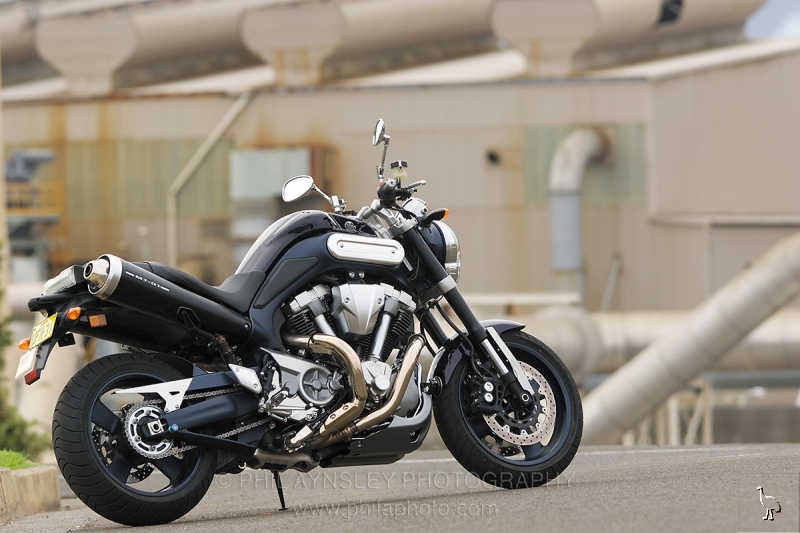 Yamaha_MT-01_2005.jpg