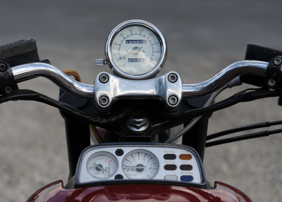 Yamaha_Vmax_1990_Watsonian_82_detail.jpg