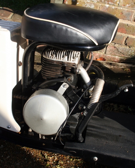 Cushman_1964_Highlander_6.jpg