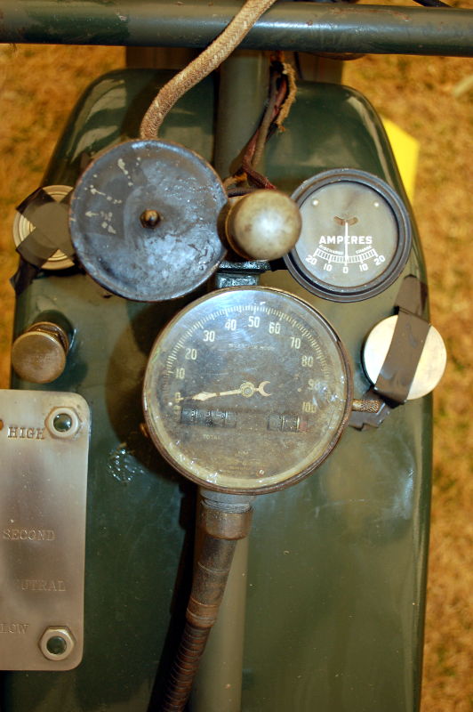 Excelsior_Super_X_1925_750cc_Jaws_4.jpg