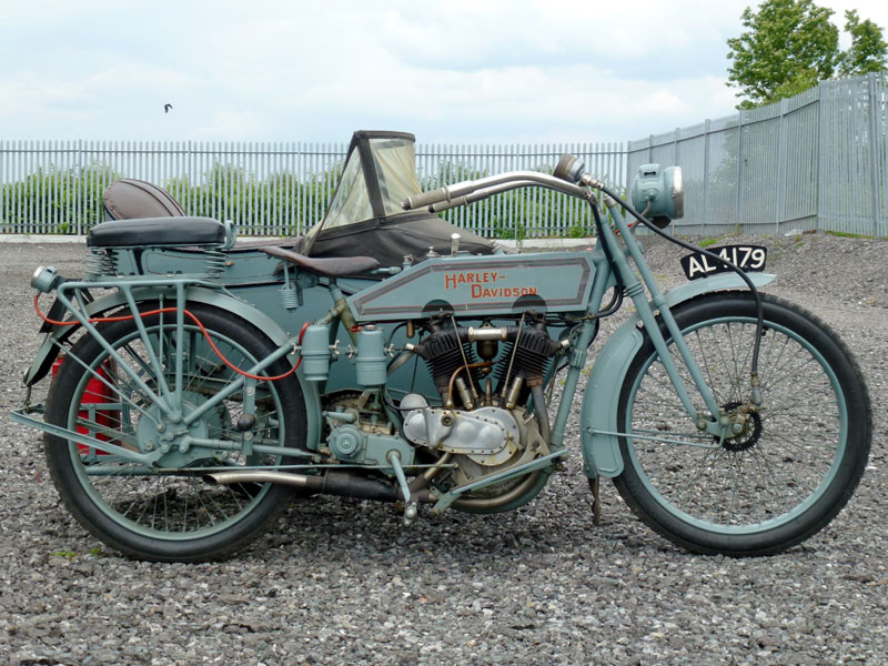 Harley_Davidson_1915_Model_F_Combination_1.jpg