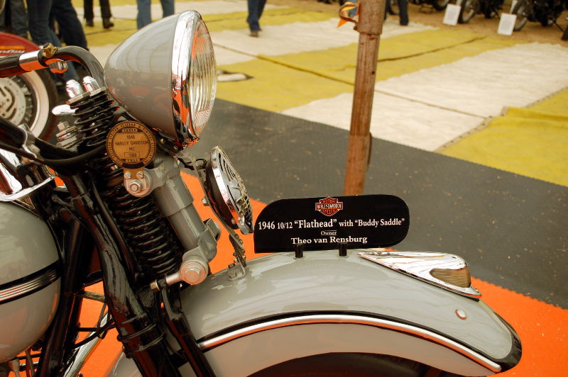 Harley_Davidson_1946_10_12_Flathead_2.jpg