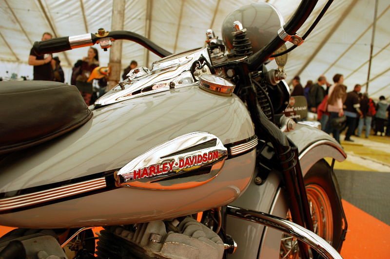 Harley_Davidson_1946_10_12_Flathead_6.jpg