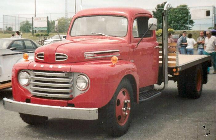 Ford_1948_F-135.jpg
