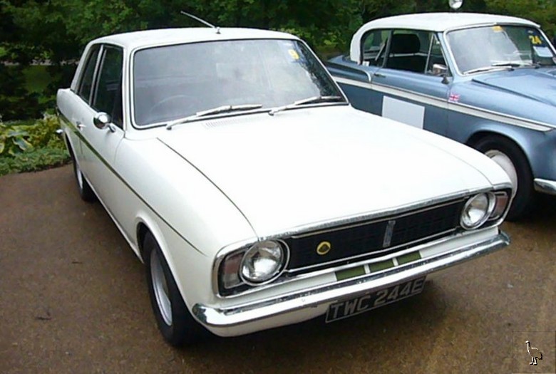 Ford_Cortina_Lotus_MkII_Evocation_1.jpg