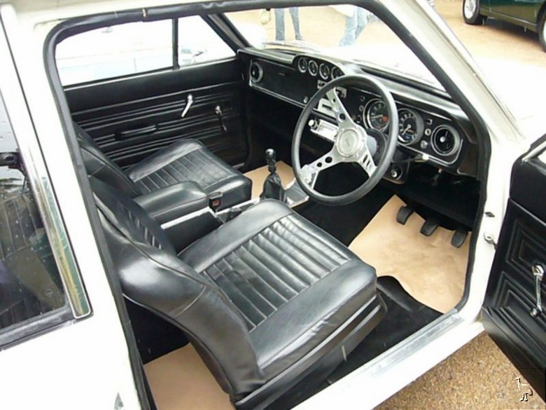 Ford_Cortina_Lotus_MkII_Evocation_2.jpg