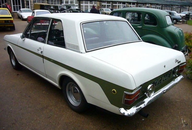 Ford_Cortina_Lotus_MkII_Evocation_3.jpg