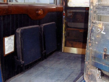 Humber_1933_16-60_Taxi_4.jpg