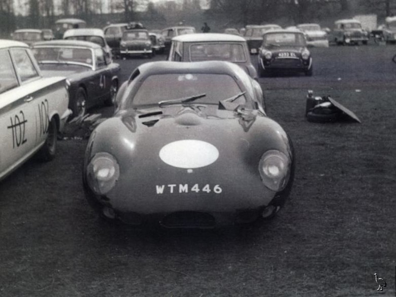 Lister_Jaguar_period_5.jpg