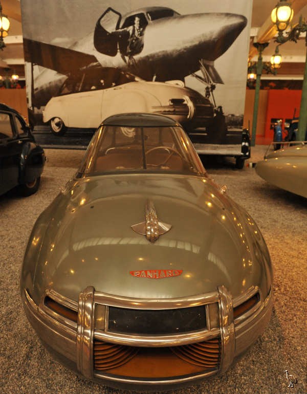 Panhard-Levassor_1940.jpg