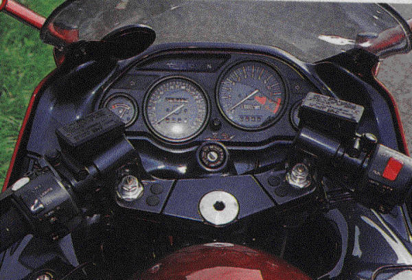 Kawasaki_ZZR1100_instruments.jpg