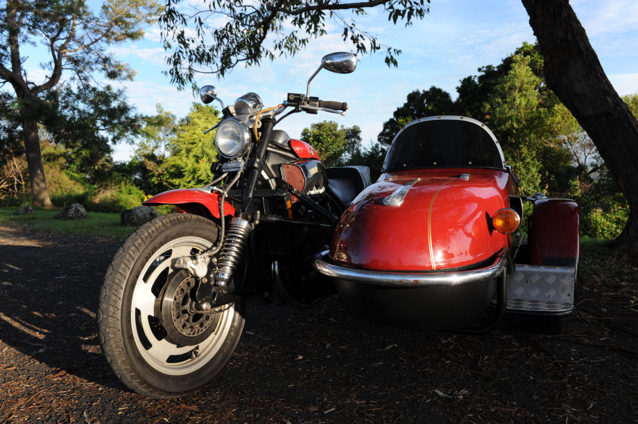 Yamaha_Vmax_1990_Watsonian_61.jpg