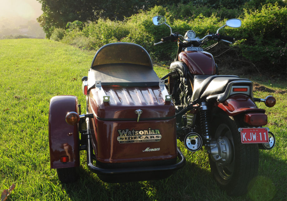 Yamaha_Vmax_1990_Watsonian_70.jpg